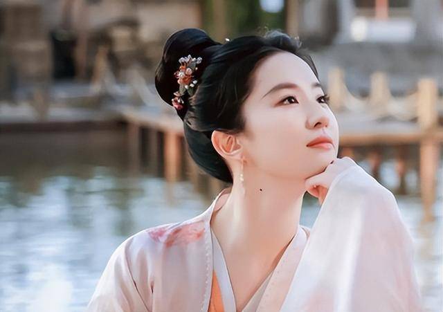 演员:殷桃第6孙俪第4第1实至名归九游会j9ag最能“扛剧”的6位女(图4) 演员:殷桃第6孙俪第4第1实至名归九游会j9ag最能“扛剧”的6位女(图4)